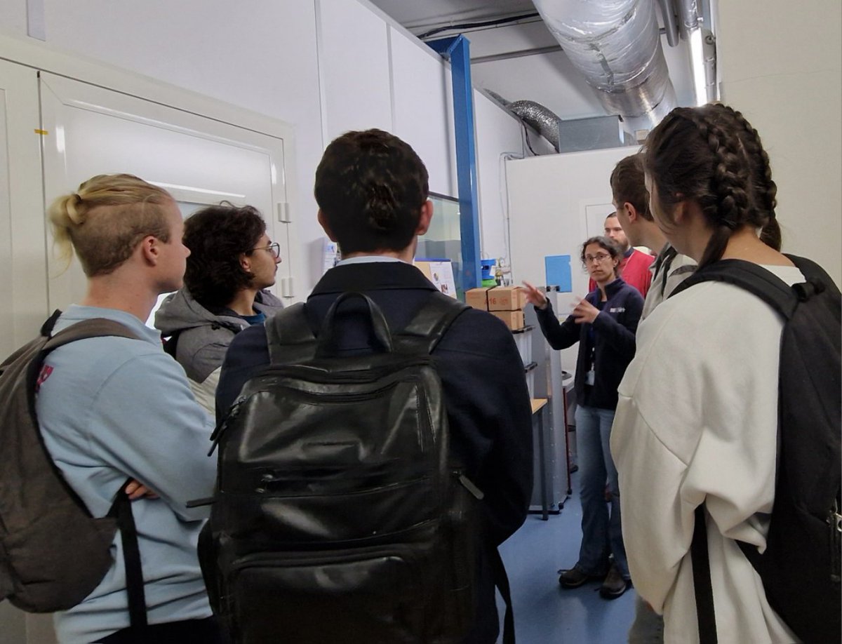 Visite d'étudiants de Polytech Marseille @PolytechMars 

L'occasion de découvrir les activités scientifiques et techniques  du #CPPM avec des projets en physique des particules @ATLASexperiment , astroparticules @km3net #LSPM, cosmologie @Euclid_FR
@CNRS_dr12 @CNRS_IN2P3 @univamu
