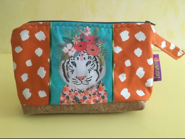 An extra day off! 🎉🎉unique, handmade, waterproof lined wash bag with cork base- more choice online! zebramingo.etsy.com/listing/151786… #earlybiz #bankholidaymonday #tiger #smilett23