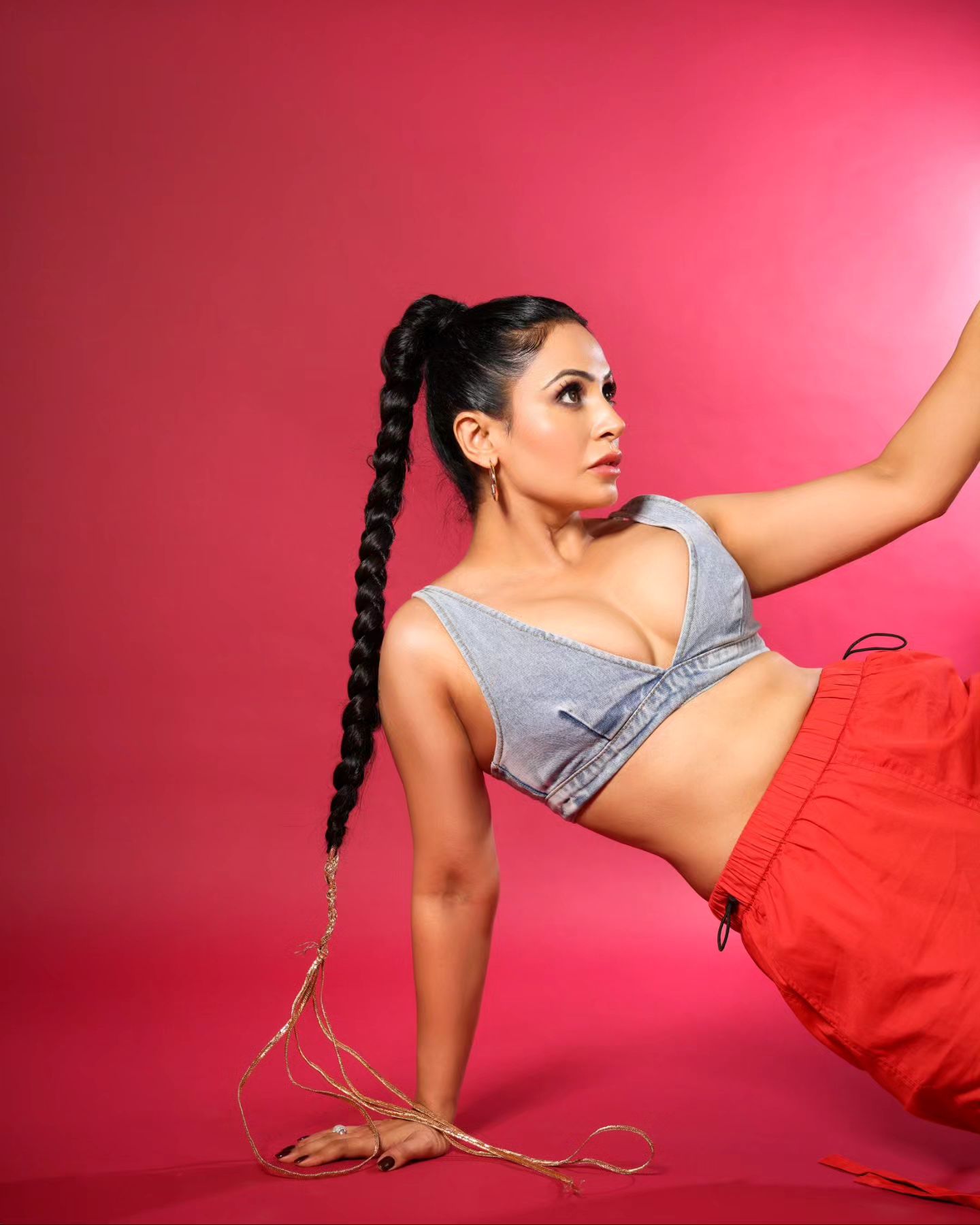 GM4BLnYa0AANcNK?format=jpg&name=large