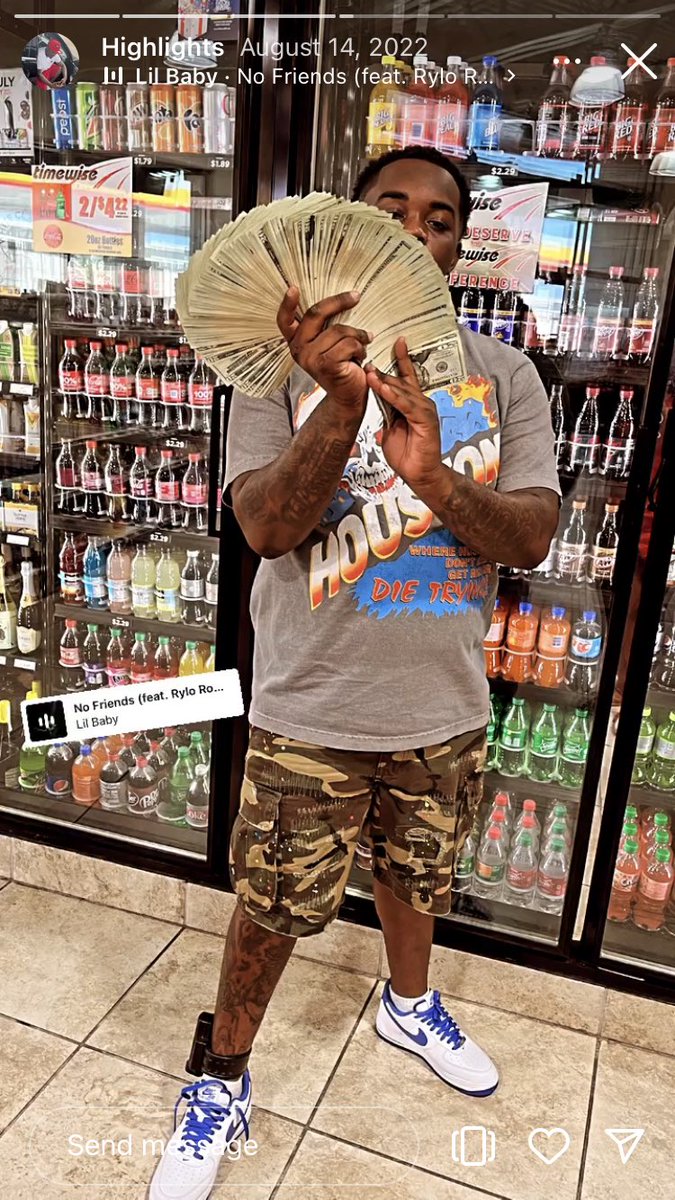 pgface34's tweet image. Free my brother 💰💰