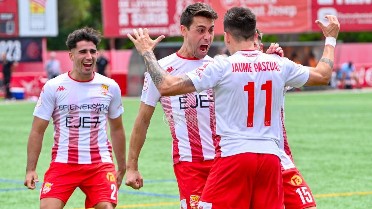 voltasport's tweet photo. 🎂 3️⃣3️⃣ Gerard Puigoriol #Putxi
@Gerard_Putxi l’exjugador de Calders, format al AEC Manlleu, migcampista de qualitat, ha viscut 2 ascensos; amb el AE Prat a 2a B i el CE Manresa a 2a Federació. La temporada passada va anunciar la seva retirada després de 28 temporades en actiu. https://t.co/1ElJADhBGE