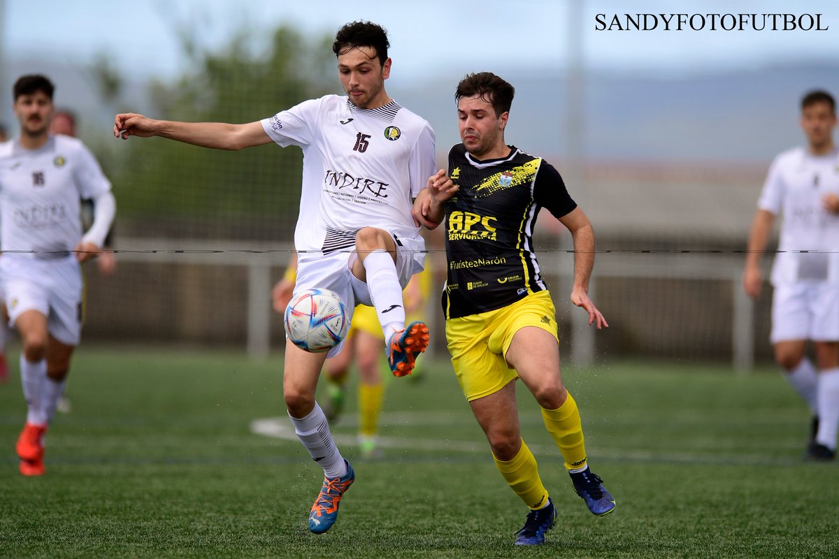 MODESTOS
Cultural Maniños 2 - CD Narón 0

Victoria para despedir a tempada. Dous goles na recta final de @RaulAlbela serviron para sumar os 3 puntos e deixar a parroquia branca cun bo sabor de boca,

O peor a lesión de Raúl. Moitos ánimos!

Último baile en Valdoviño.

GO MANIÑOS