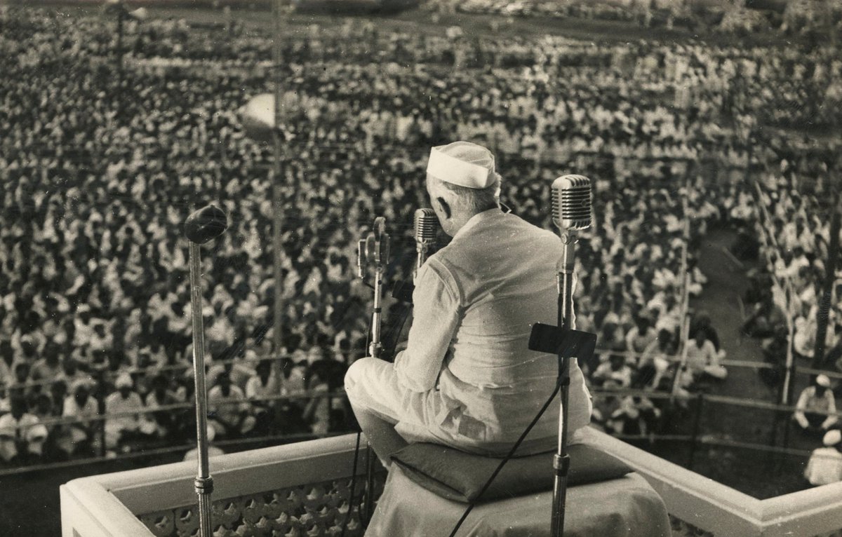 'अगर कोई धर्म वाला यह समझता है कि हिन्दुस्तान पर उसी का हक़ है, औरों का नहीं तो उसने हिन्दुस्तान की राष्ट्रीयता और कौमीयत को समझा नहीं है। वह हिन्दुस्तान की आज़ादी का एक माने में दुश्मन हो जाता है, उस आज़ादी के टुकड़े करता है।' - नेहरू, 15 अगस्त 1954 को।