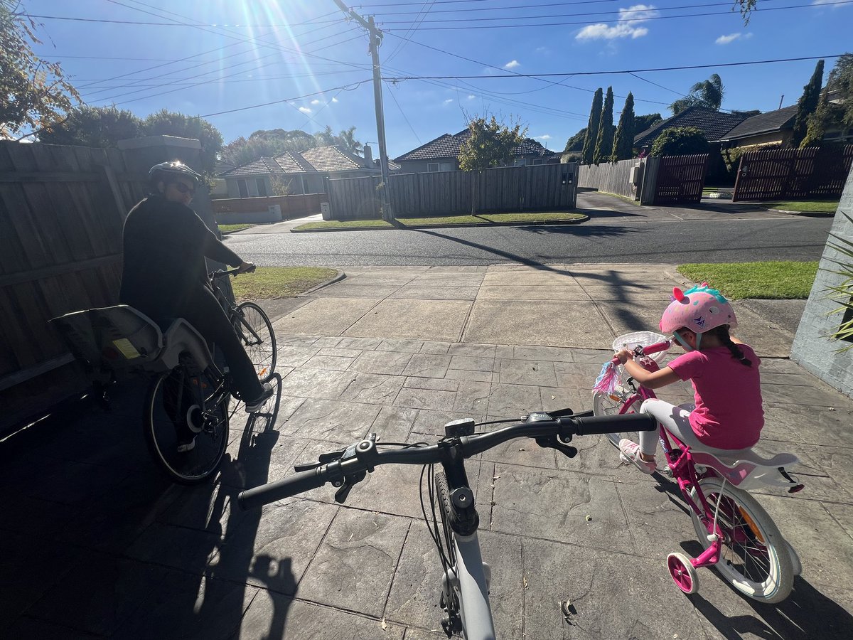Dayfrit, family ride to the park ✅ #Melbourneweather
