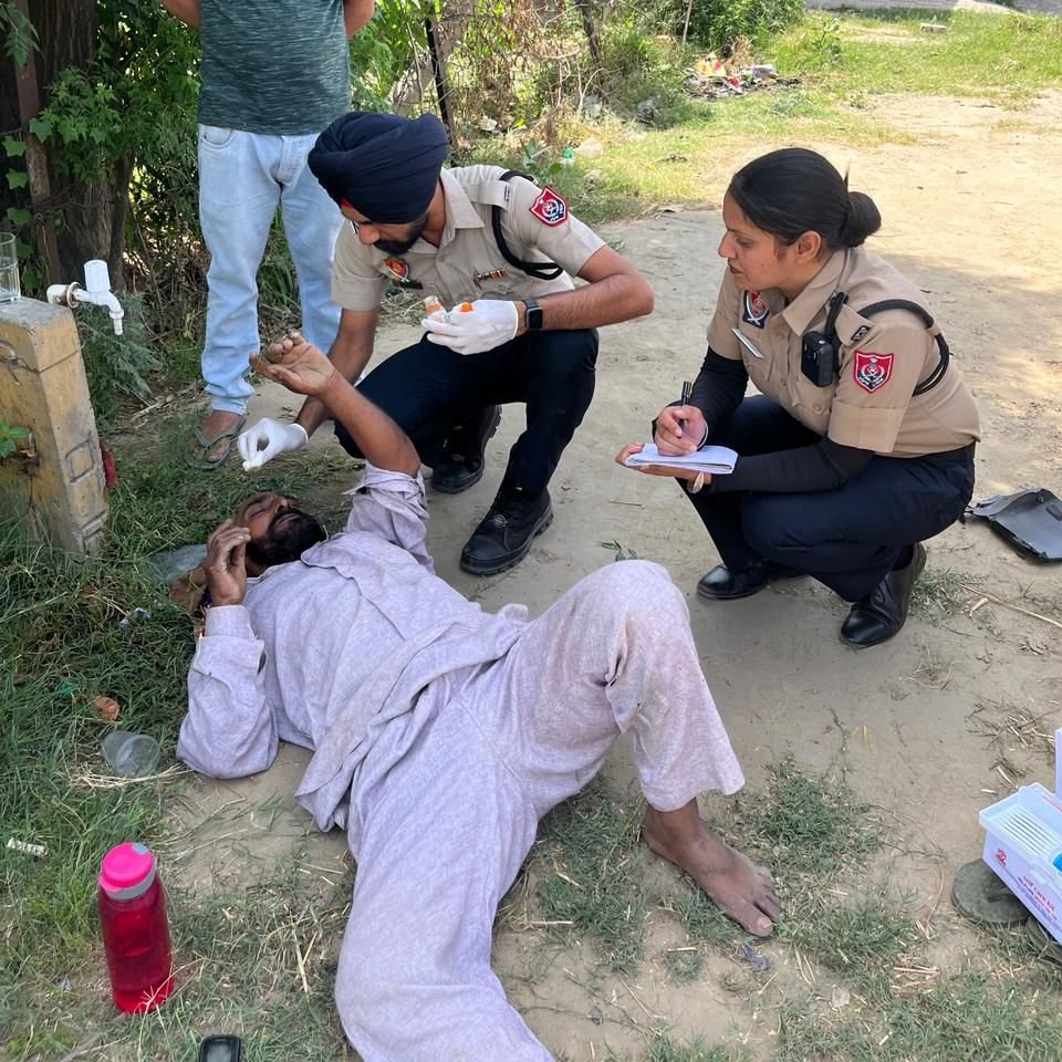 A motorcyclist injured on Sirhind Road due to a slip. SSF team acted swiftly, providing first aid on-site. An ambulance was called, and the injured person was promptly admitted to Rajindra Hospital. #RoadSafety #SwiftResponse