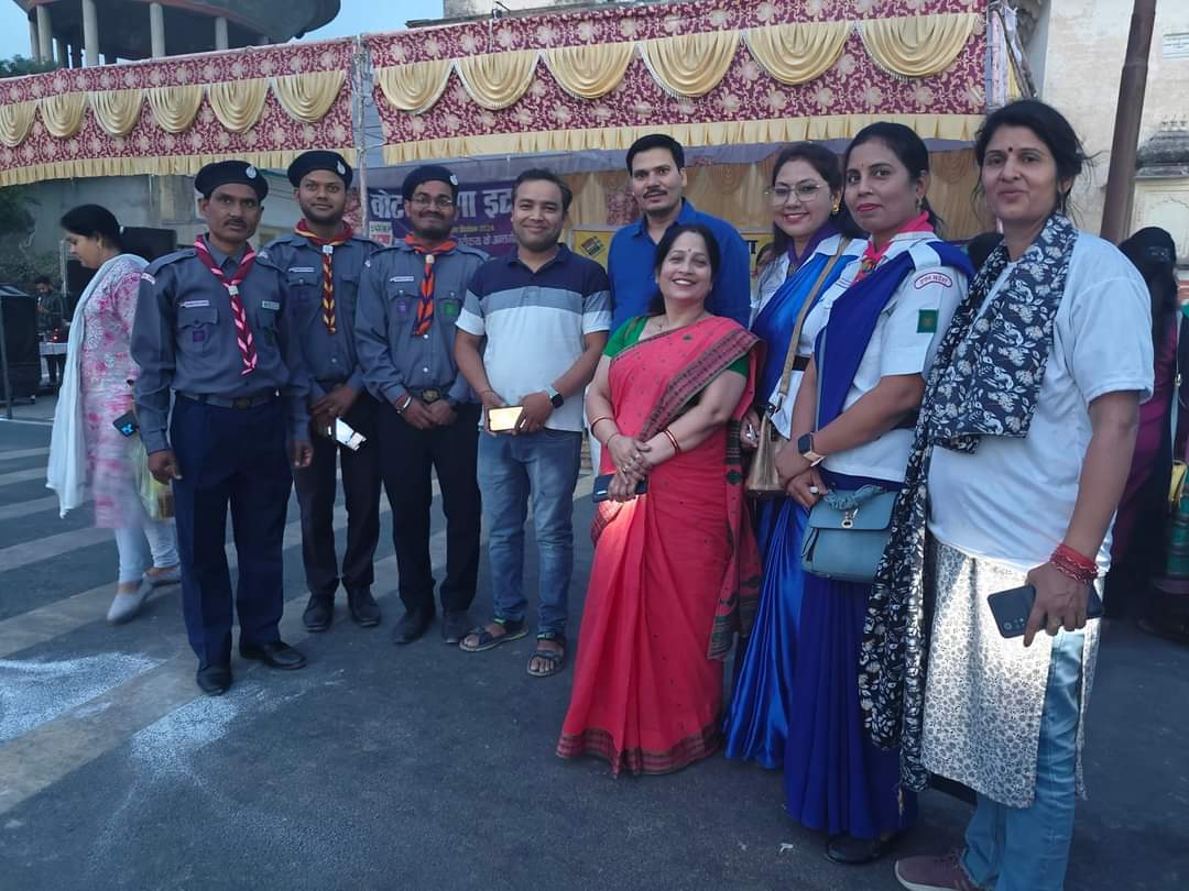 npspratap1's tweet photo. दीप दानोत्स्व मतदान करेगा इटावा कार्यक्रम मे टीम महेवा ने उत्कृष्ट  सहयोग किया।
#वोट_करेगा_इटावा
@CDO_ETAWAH
@DistrictEtawah
 #ECI #Elections2024 #ChunavKaParv #DeshKaGarv #IVote4Sure  #Ek_Vote_Desh_K_Liye 
@ECISVEEP
@SpokespersonECI @ceoup
nagendra ARP महेवा , टीचर्स क्लब https://t.co/J5GeI2hhVY