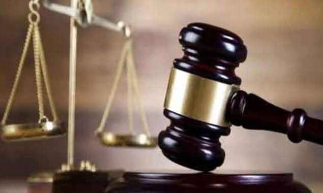 روز روز دنیا سے ڈالرز مانگنے کی بجائے صرف ایک بار چین سے بیس جج مانگ لیں کبھی آئ ایم ایف کے پاس جانا نہیں پڑے گا