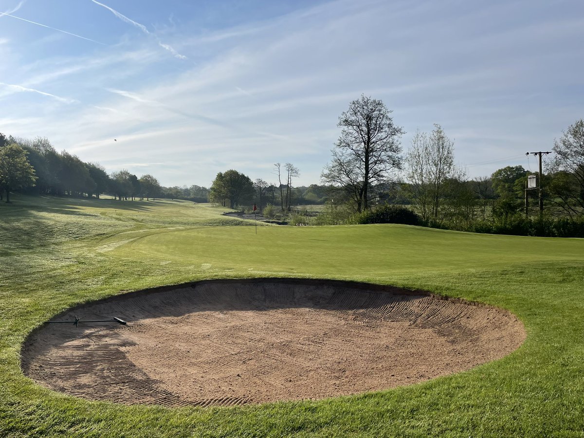 Absolutely stunning start to Bank Holiday Monday at Horsley Lodge.

Busy day ahead and the course is looking great for today’s Mixed AmAm. 

#HorsleyLodge #DerbyshireGolf #midlandsgolf #anthonyhastegolf #Golf #bigga #greenkeeping #greenkeeper #courseinspection  #BankHolidayMonday