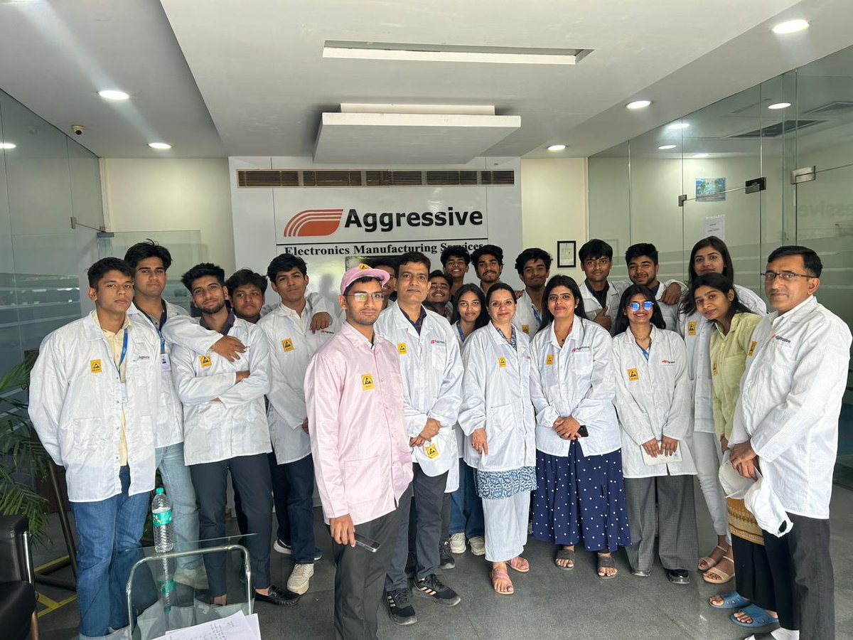 vipsEngineering's tweet image. An industrial visit was organised for first year VLSI students of School of Engineering &amp;amp; Technology, VIPS TC  on 3/5/2024 to Aggressive Group, Gurgaon (Haryana) to give first- hand exposure and processes performed at workplace.
#engineeing
#technology 
#vlsi