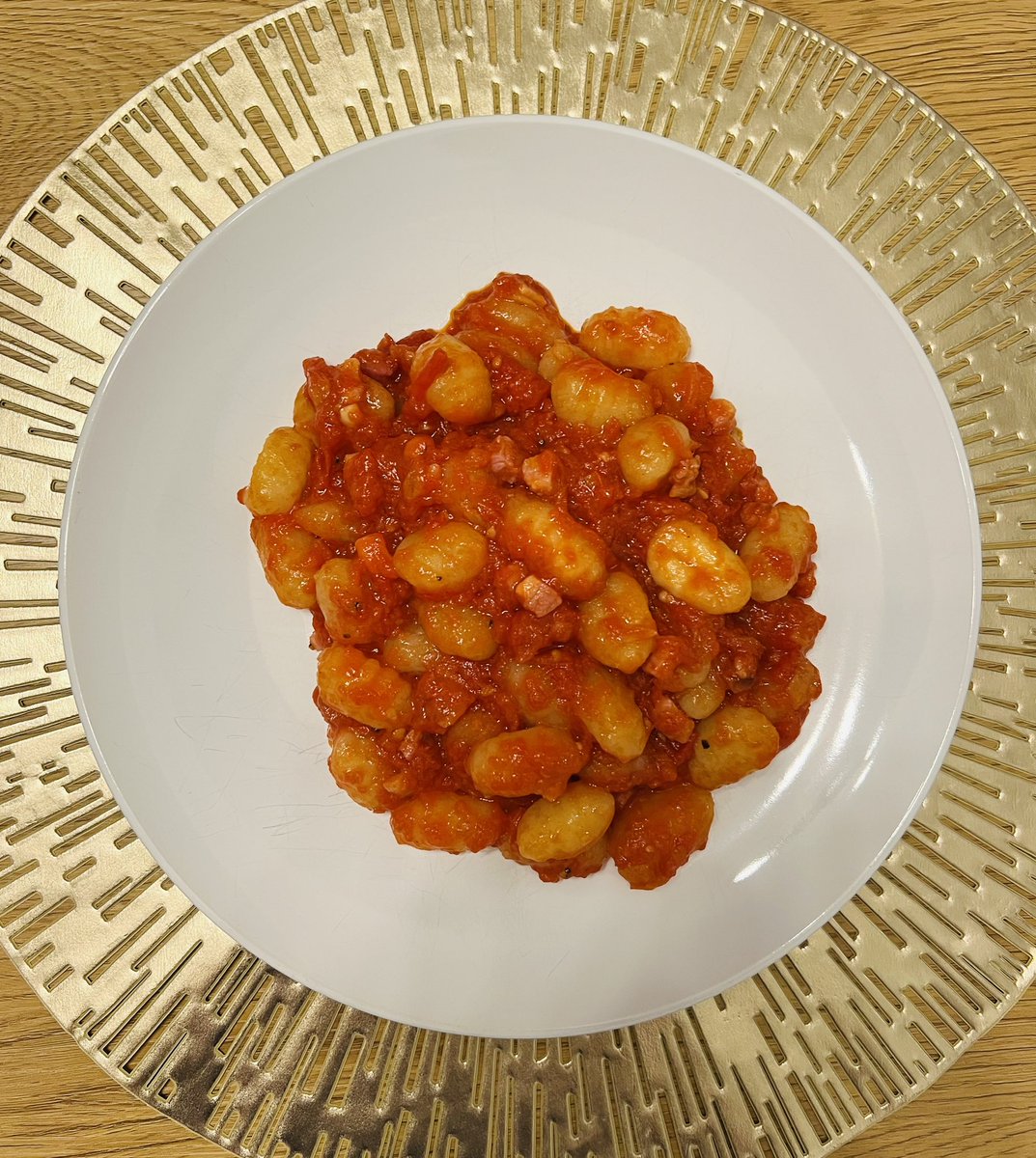 #Gnocchi with pancetta and two tomatoes 🍅 🍅 sauce! 1 can of chopped tomatoes and some fresh cherry 🍒 tomatoes. Base of garlic and white onions. Happy #Monday 😋 #food #flavours #potatopasta