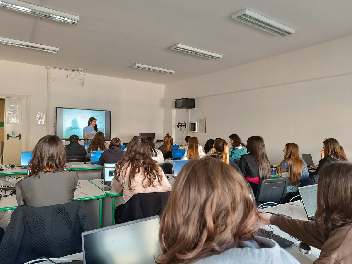 Che abbia inizio l'hackathon di #CodingGirls nell'ambito del progetto #AmbizioneItaliaPerLaCybersecurity di <a href="/fmdigitale/">Fond. Mondo Digitale</a> e <a href="/microsoftitalia/">Microsoft Italia</a> presso il Liceo Peano di Monterotondo (RM) 🤖