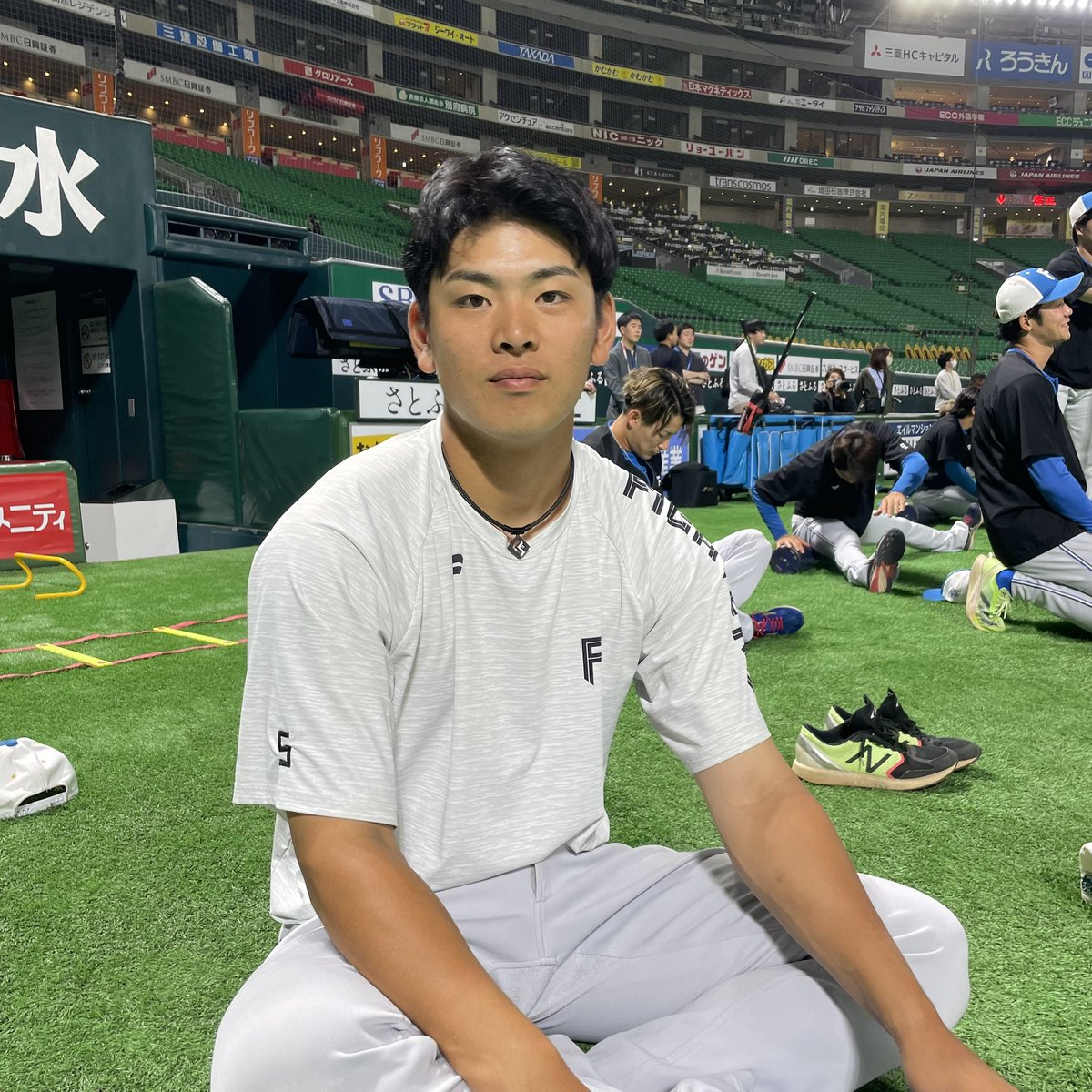 FightersPR's tweet photo. 今日からみずほPayPayでホークスとの3連戦🔥
この2選手が合流しました‼️

#野村佑希 
#今川優馬 
#lovefighters https://t.co/TcMfIOrdlU