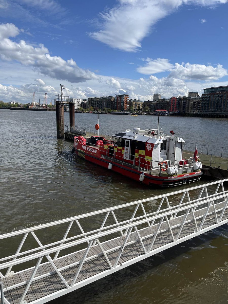 Have you spotted one of our fire boats along the river? The new boats are twice as fast as our two previous vessels & can reach speeds of forty knots. They can also carry more life-saving equipment than ever before. Find out more 👉 orlo.uk/rnIH3