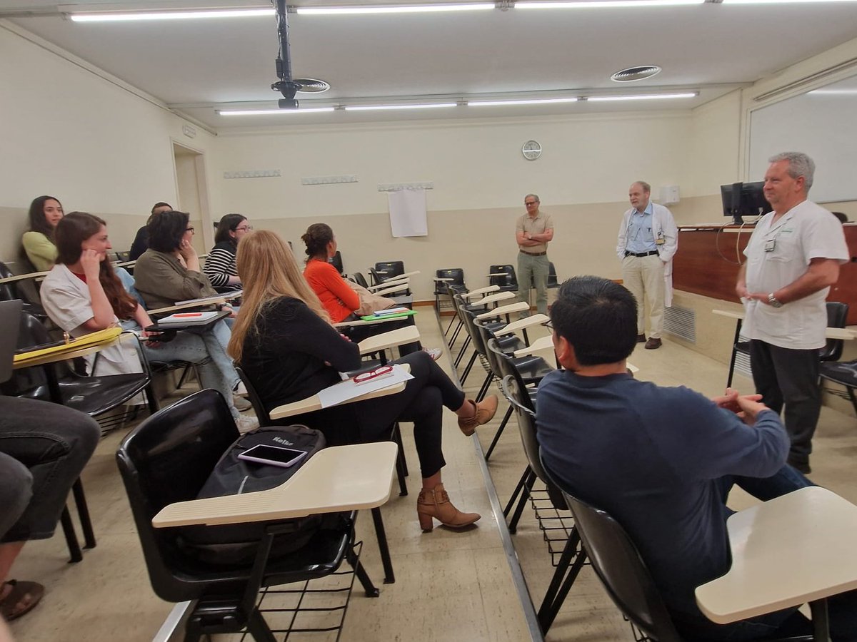 #MásterSIDA 🎓 Hoy empezamos el Máster de #SIDA en el marco de la Cátedra #UB GILEAD de Paciente Complejo con Infección #VIH y Coinfección VIH - Hepatitis Víricas. La 17ª edición en la Facultat de Medicina i Ciències de la Salut, @UniBarcelona, desde 1991 💪