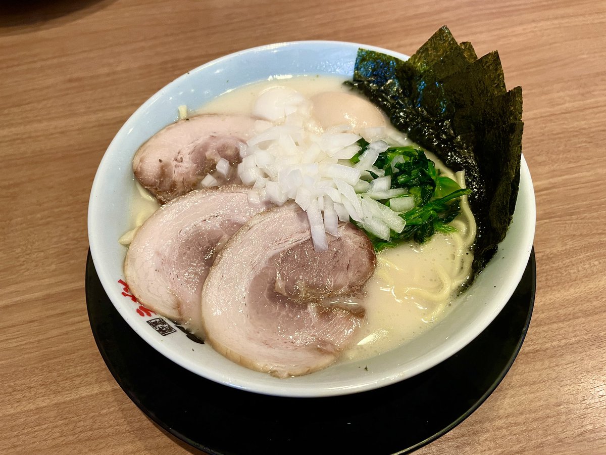 地元最後のランチは横浜家系ラーメン🍜
玉ねぎとお酢をたっぷり入れて完食♡
電車が混む前に東京🗼へ戻ろうと乗込み
ましたが空いていて良かったです☺️
皆さまもお帰りの際は気をつけてお戻り
ください。あとは雨🌧️が降らないことを
願います🙏
#企業公式つぶやき部
#横浜家系ラーメン