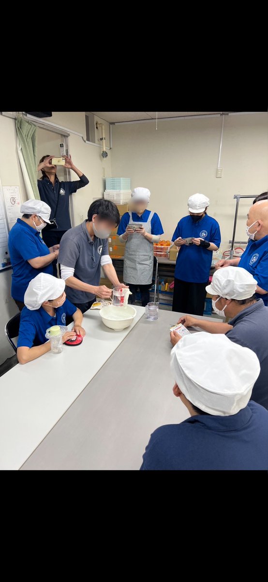 i_irushimu's tweet image. 防災訓練🪖
地震などの時の避難場所や消化器の場所の確認をし、最後に災害時のご飯をみんなで試食会を行いましたーー♪

水で60分とお湯で15分のご飯🍚
実際食べてみて水もお湯の方もどちらもしっかり味がついていて美味しかったです😆いい経験ができましたーー🎵

＃就労継続支援
＃Ｂ型
＃防災