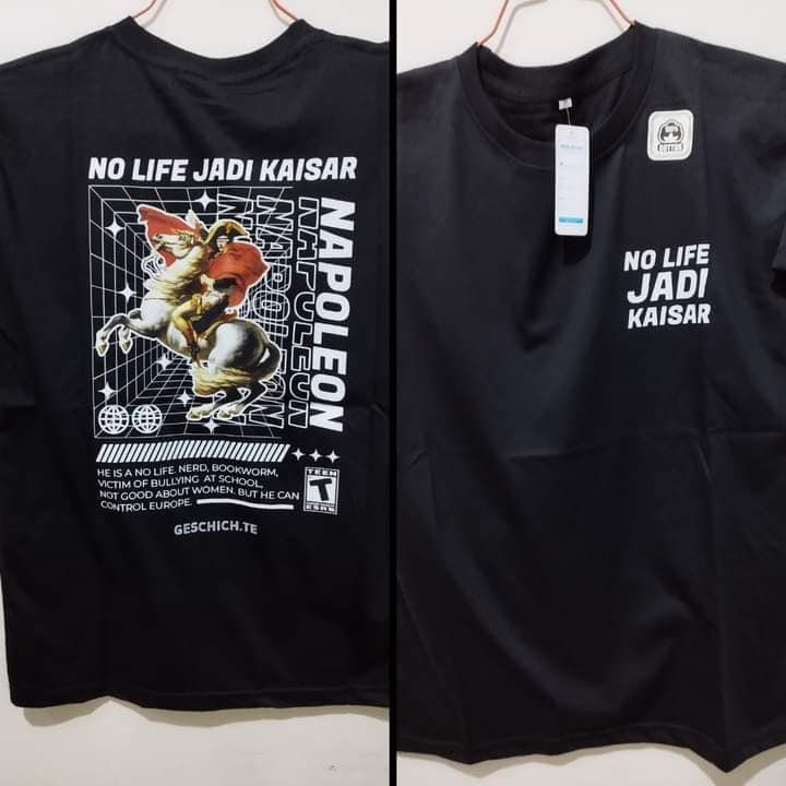 Ave Neohistorian! Kaos ini masih tersedia stoknya. Kalau mau pesan, langsung ambil saja di harga 90rb. Selama persediaan masih ada, langsung pesan aja, ya! Hubungi sekarang juga di WhatsApp 0852-2024-5796 atau klik wa.me/+6285220245796