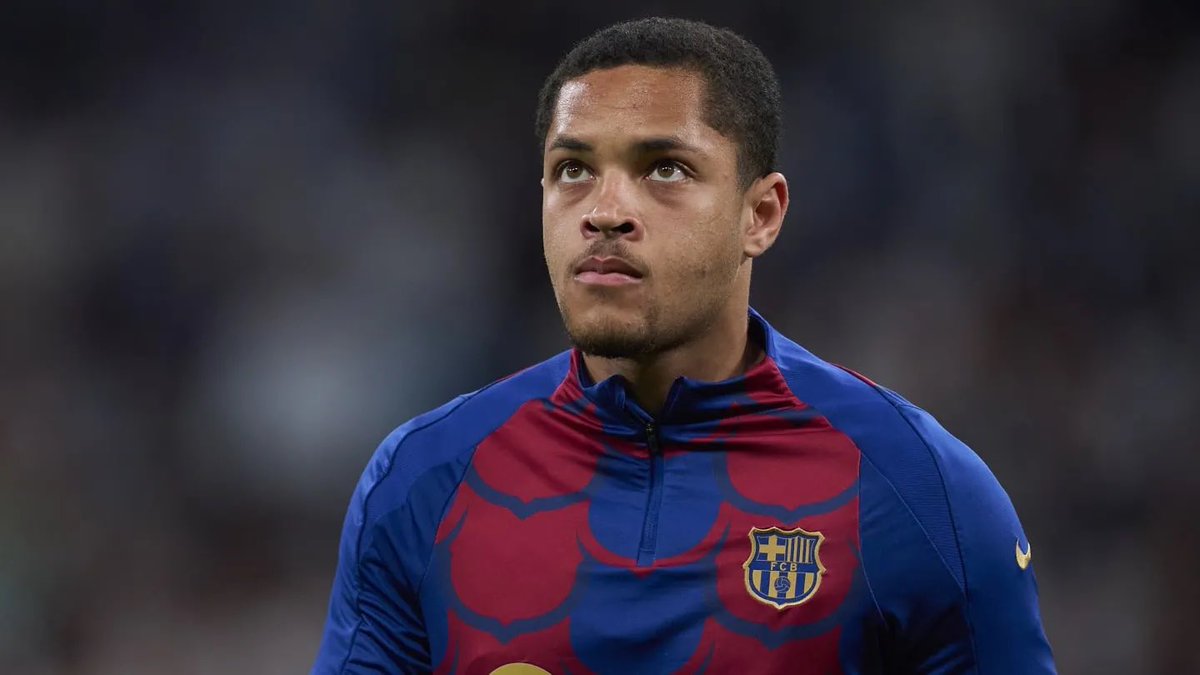 @FabrizioRomano 🔵🔴 Vitor Roque's agent Cury: 'Everyone saw that against PSG, Barça needed a goal and they could’ve benefited by having another 9'.

'In many games they needed fresh legs up to press... but if Xavi doesn't see it that way, then patience'.

'But we can NOT continue like this'.