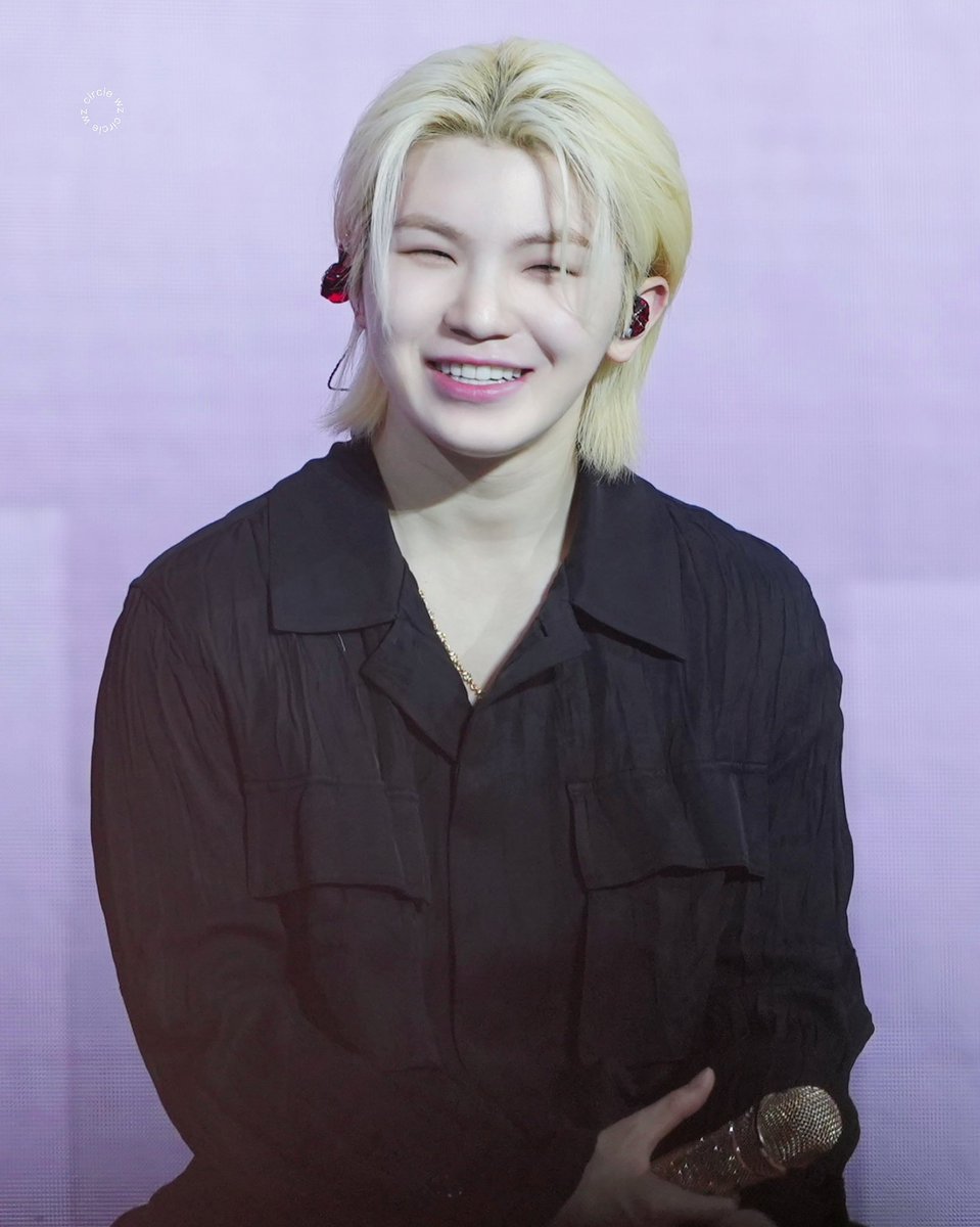 .
240504 마에스트로 GV 

우리 다정한 지훈이🥺🥺

#seventeen #세븐틴 #woozi #우지 #ウジ