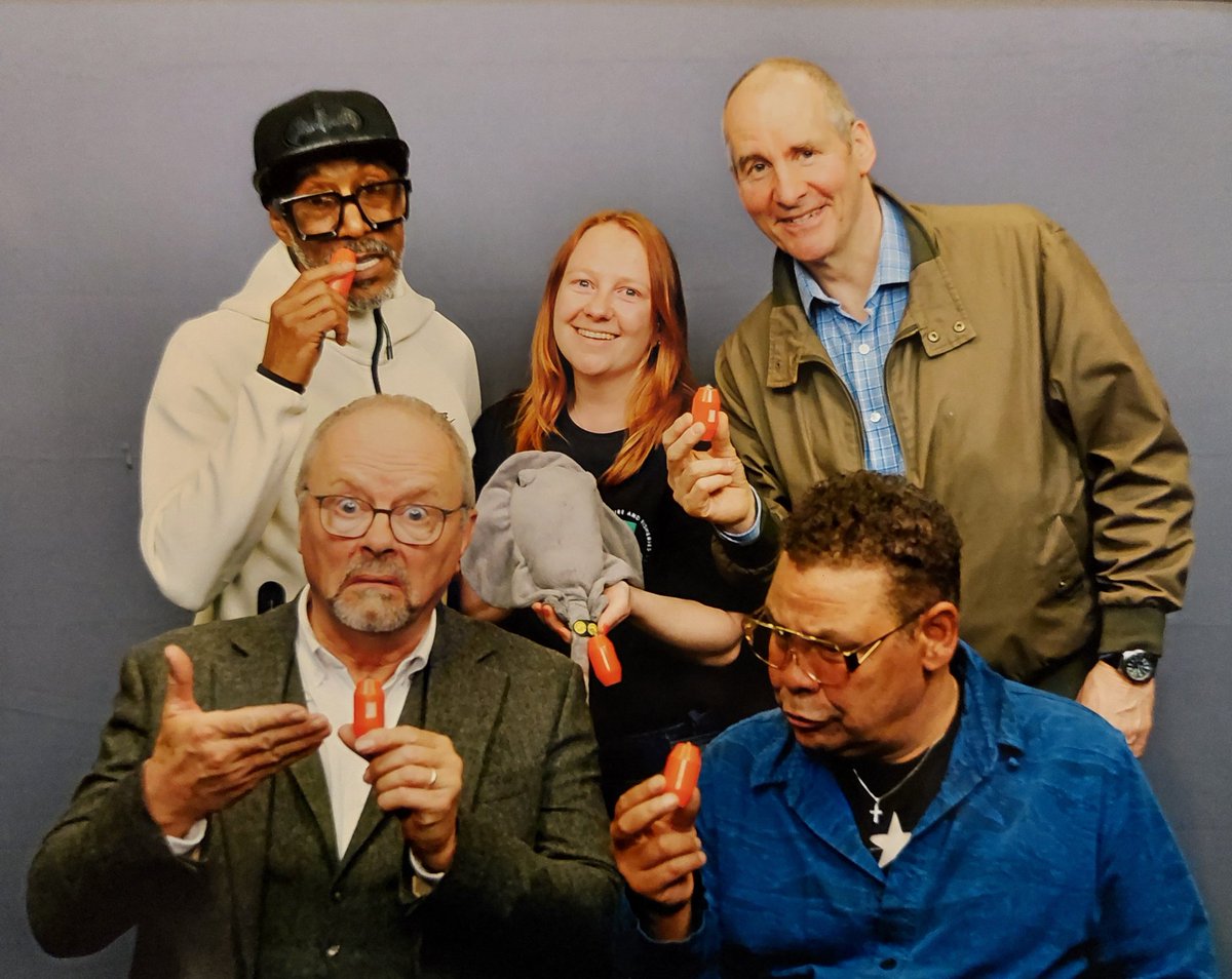 Went to comiccon this weekend and met the cast of Red Dwarf! I got some pictures with them holding my tags to help raise some awareness for my research. Keep looking out for more tags this summer! #smeghead #boysfromthedwarf #tags #beaches