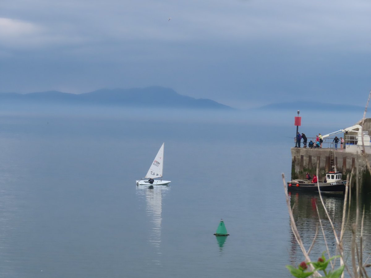 A May Bank Holiday treat … fish & chips from The Fisherman’s Catch in Clogherhead & the most glorious view towards mist covered Mourne Mountains @sea_louth @VisitLouthIE #Louthchat