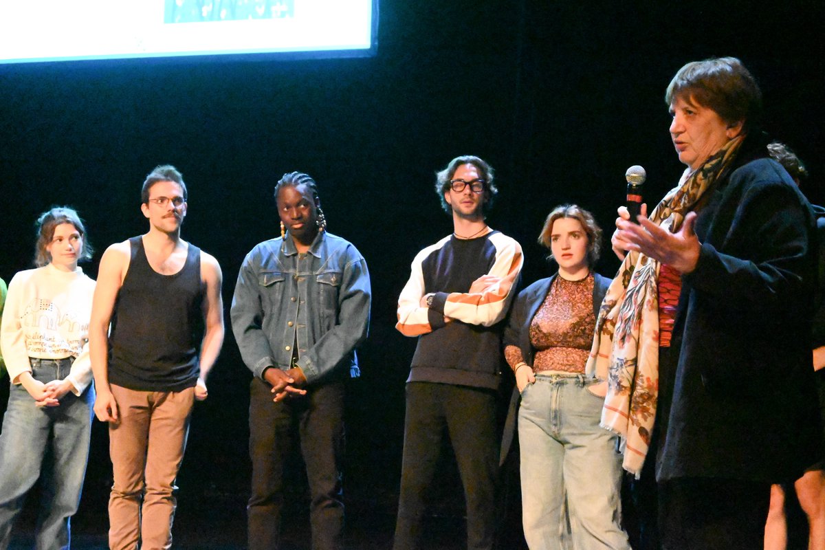 La rectrice @CDrucker_Godard assiste à la remise du @prixpasserelles au @theatredelunion. 🎭Un très bel évènement artistique et culturel #EAC qui rassemble plus de 2000 élèves de l'@aclimoges autour du #théâtre, de la #lecture, du partage et de la mise en scène.