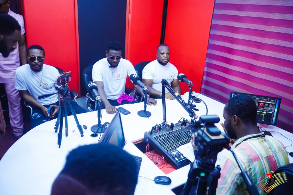 allregionalgame's tweet image. The All Regional Games torch relay has landed in the Upper West Region, and we are starting strong with media rounds. Stay tuned for more updates. #AllRegionalGames #Wa #TorchRelay #MediaRounds