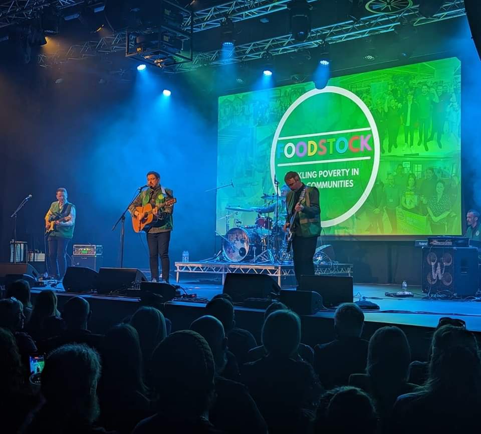 Great to be back onstage with The Vals last night for the Foodstock Festival. An incredible night and real coming together of community. Thank you all! #SolidarityNotCharity