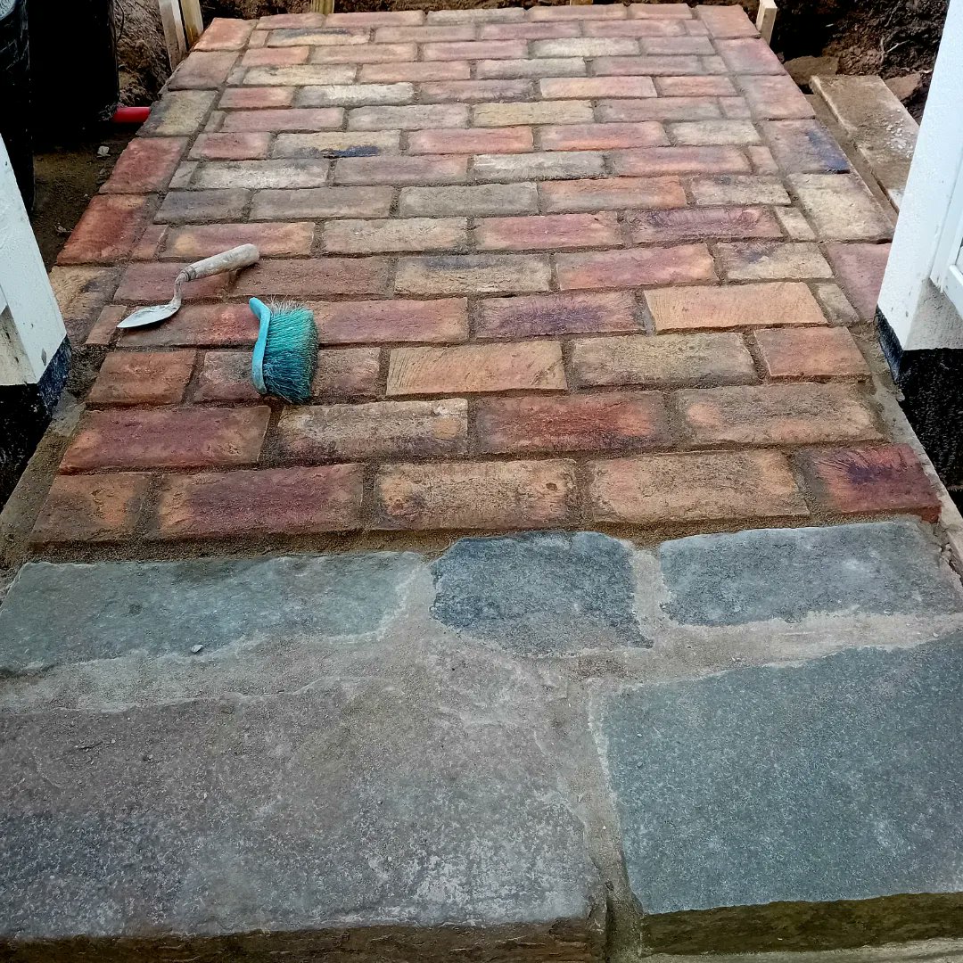 mouse_workshop's tweet image. Continuing with the garden renovation, I put down a brick entrance by the gate. I started by levelling the ground and pouring a concrete base. I need to enclose the bricks with a low sleeper wall and then onto the rest of the path! #gardenrestoration #brickpath