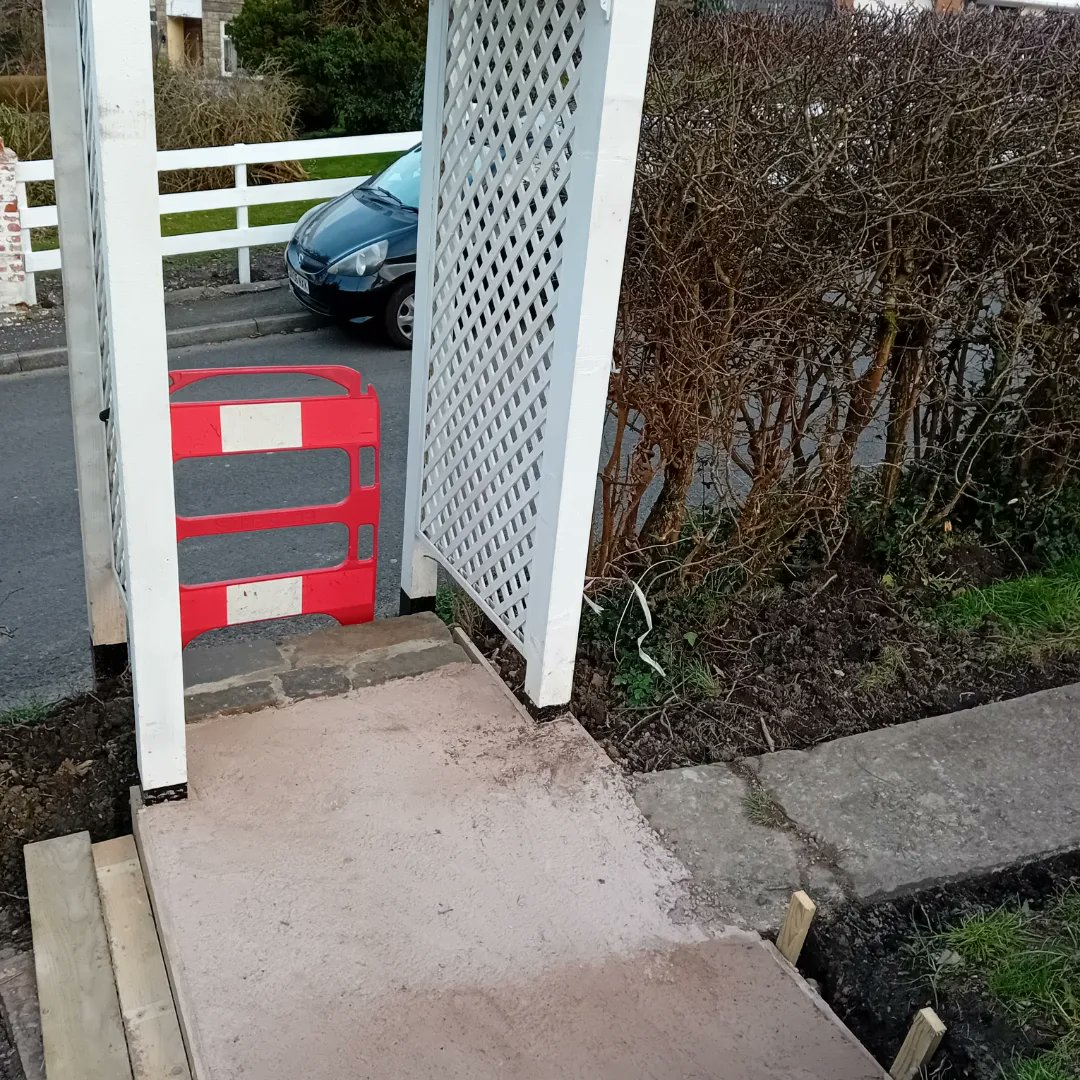 mouse_workshop's tweet image. Continuing with the garden renovation, I put down a brick entrance by the gate. I started by levelling the ground and pouring a concrete base. I need to enclose the bricks with a low sleeper wall and then onto the rest of the path! #gardenrestoration #brickpath