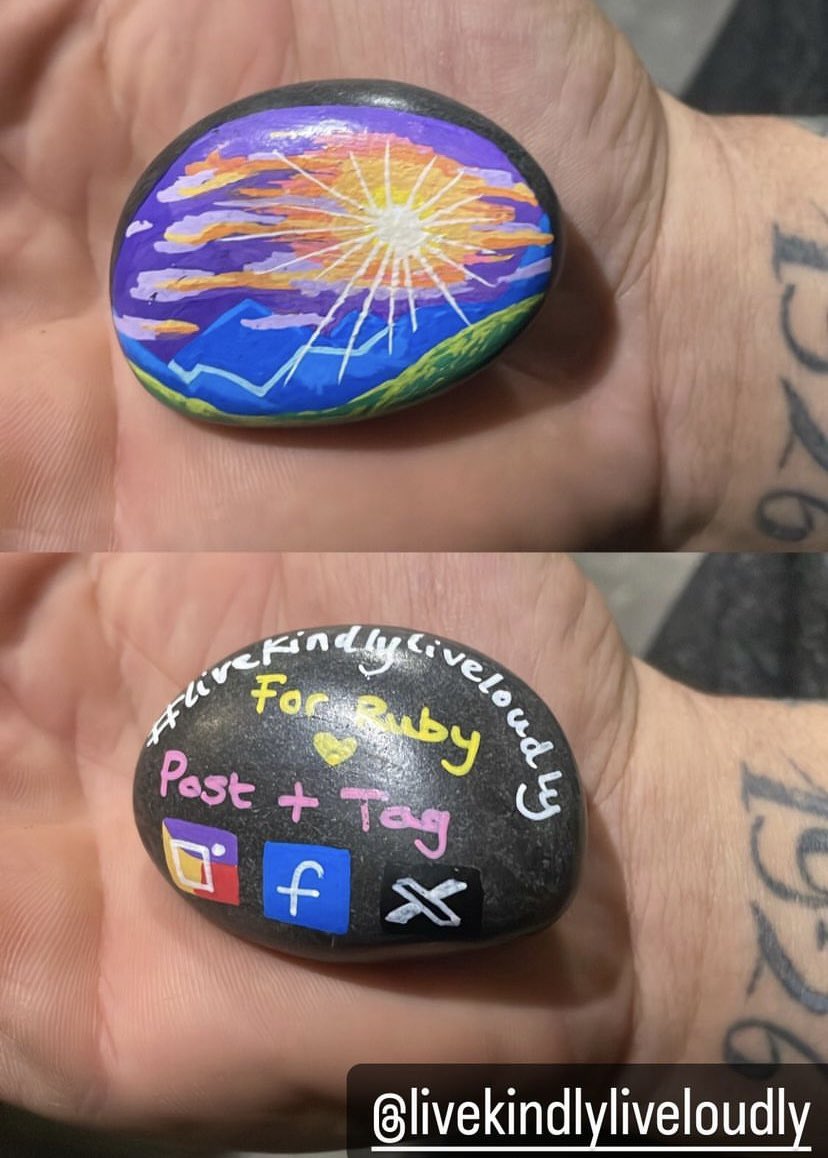A beautiful pebble for Ruby painted by her friend Lizzie. Carried by Lizzie’s teacher Daisy to the Italian island of Ischia. Found & shared by Giacio. Carrying Ruby’s motto around the world ❤️ #LiveKindlyLiveLoudly