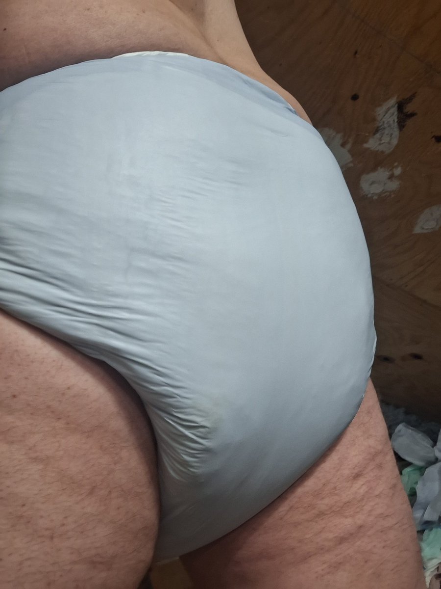 diaperboi92 tweet picture