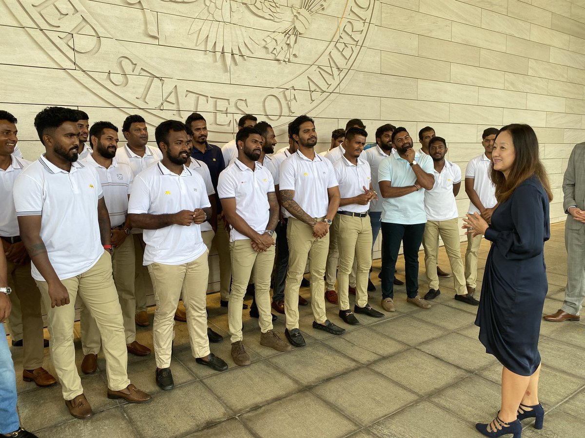 . @USAmbSL , the U.S. Ambassador to Sri Lanka, met with members of the 🇱🇰 Men’s Preliminary Squad and the support staff for the ICC T20 World Cup in the USA and West Indies. 🇱🇰🏏 🇺🇸 

📸 @USAmbSL 

#sportspavilionlk #T20WorldCup #USAmbassador #JulieChung #SLC  #danushkaaravinda