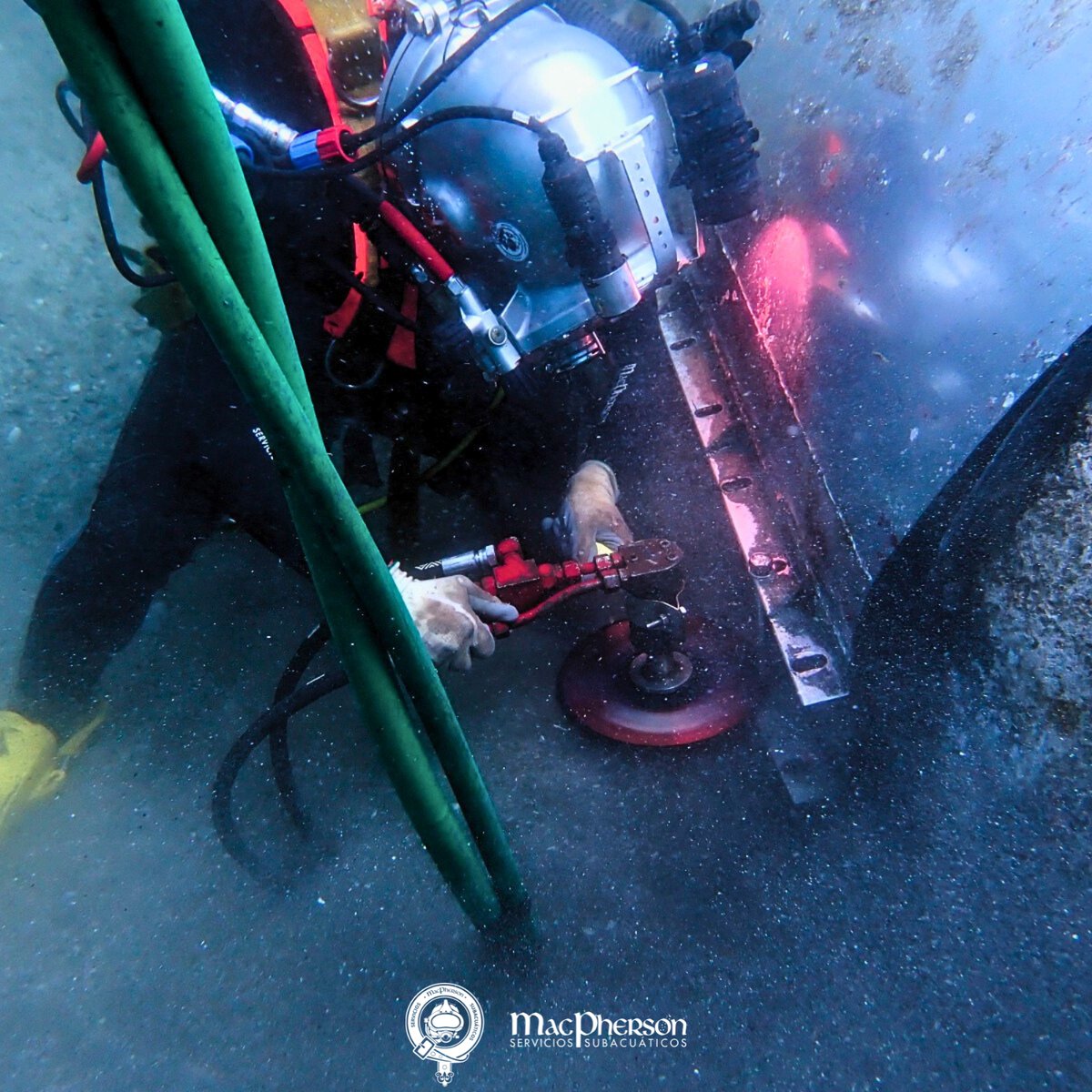 Galería de fotos de los trabajos de reparación del emisario La Víbora el pasado 16 de Abril en Marbella.
#macphersonbuzos #macphersonserviciossubacuaticos #serviciossubacuaticos #underwaterservices #underwater #puertodealgeciras #bahiadealgeciras #buceo #buceopro