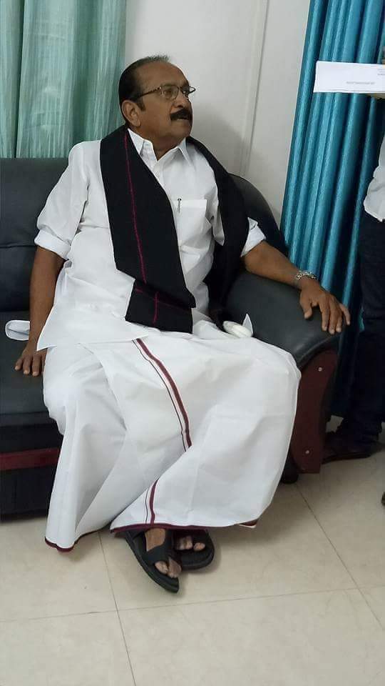 ThankarajXavier's tweet photo. முல்லை பெரியார் அணையை காத்தவர் மதிமுக பொதுசெயலாளர் வைகோ. தமிழகம் முழுவதும் சீமை கருவேல மரத்தை அகற்ற நீதிமன்றத்தில் தீர்ப்பு வாங்கியவர் மாமனிதர் வைகோ அவர்களே..!
Vaiko.
#mdmk31
@duraivaikooffl https://t.co/h8N8kw79lH