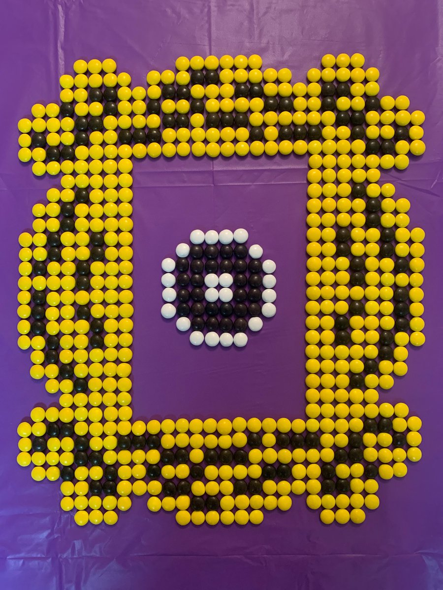 On May 6th, 2004, the series finale of FRIENDS aired! To celebrate its 20th anniversary, I made pixel art of Monica’s Peephole Door Frame with 636 M&M’s!
📺🖼️😋
#friends #tvseries #seriesfinale #NBCsitcoms #sitcoms #candyart #fanart #foodart #pixelart #mnms