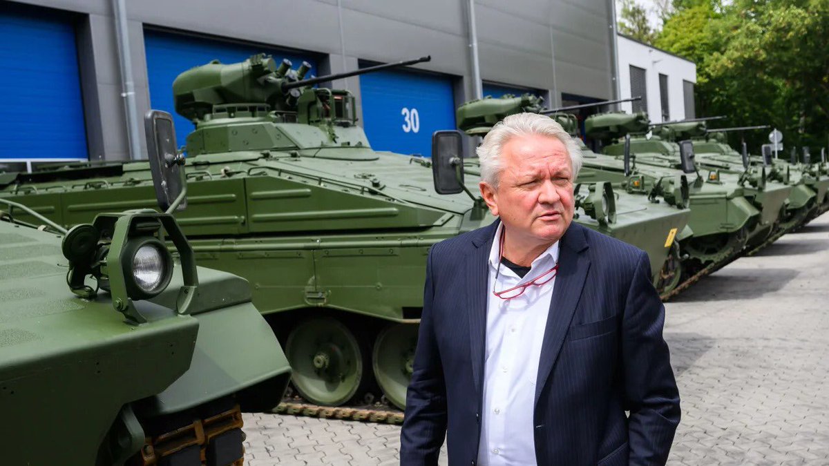 Armin Papperger, head of the German defense industry giant Rheinmetall, has stated that his company will provide Ukraine with a new type of artillery shells with extra long range, up to 100 km 🇩🇪🇺🇦