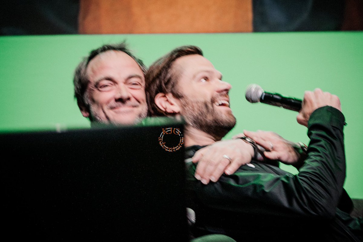 some affectionate mark and jared to start the morning right #CCL