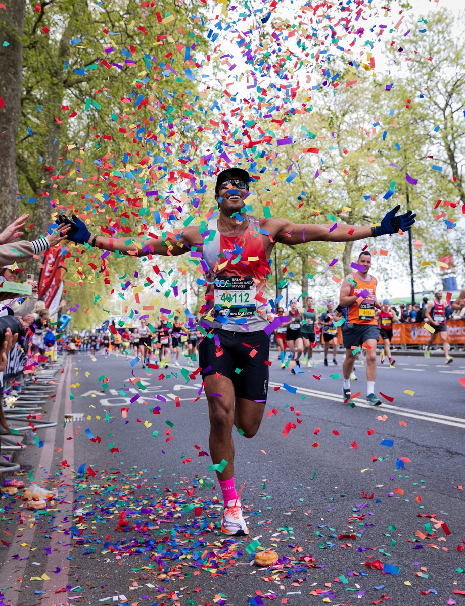 The TCS London Marathon is just one big party! 🎉 📸Jonny Davies