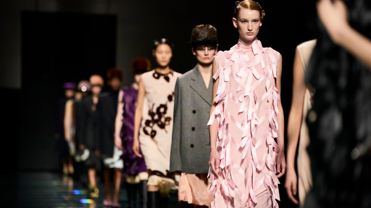 Looking for a new role in fashion? Prada Group, Massimo Dutti, Skims and more are hiring: Prada Group: bof.visitlink.me/M2VA62 Banana Republic: bof.visitlink.me/CyY1R3 Skims: bof.visitlink.me/MtN3js Roland Mouret: bof.visitlink.me/eJ3ypV #Careers