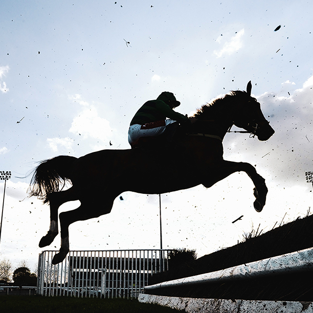 We are racing today!🏇 6 Races | Gates open: 1PM | 1st Race: 2:55PM Tickets are still available to purchase via our website until 3PM: thejockeyclub.co.uk/kempton/events… or on the gate!