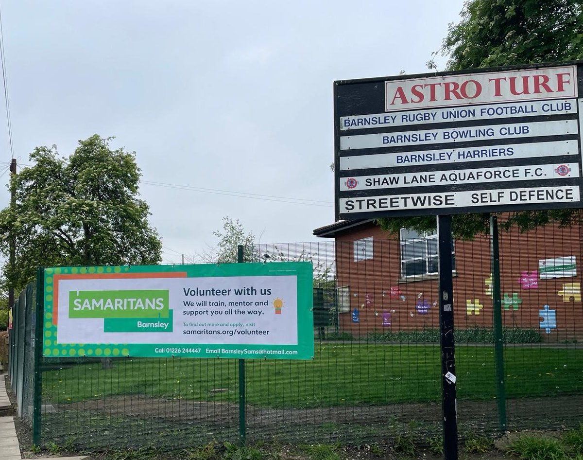 Our giant banner is proudly up at @shawlanesports. Thank you for allowing us this space to encourage people to join Barnsleys' very own Samaritans branch. We are looking for volunteers to join us. We will train and mentor you all the way 💚