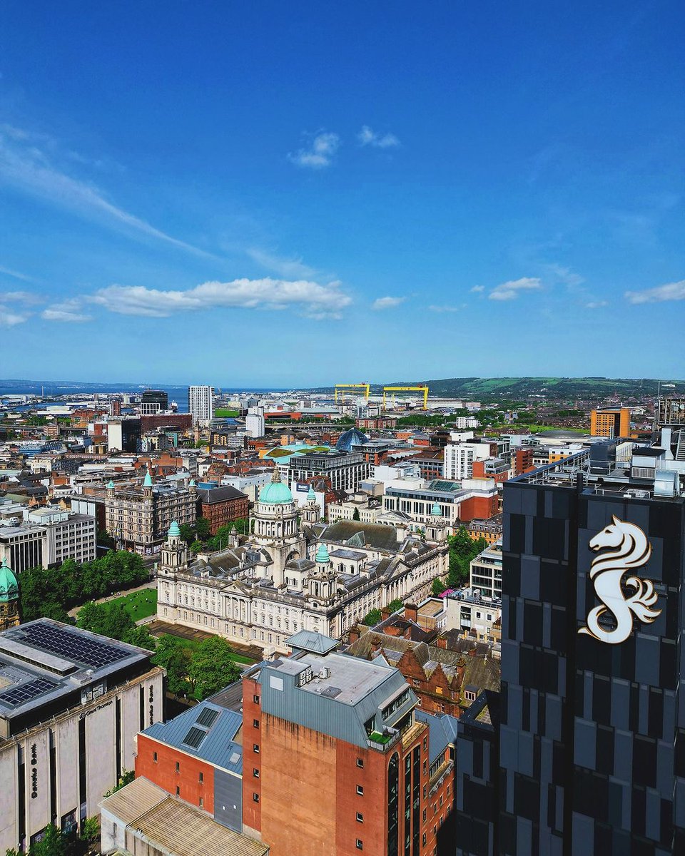 Beautiful blue skies across #Belfast City 🌤️ How many landmarks can you spot? 🕵️ 📸 mattstittphotography