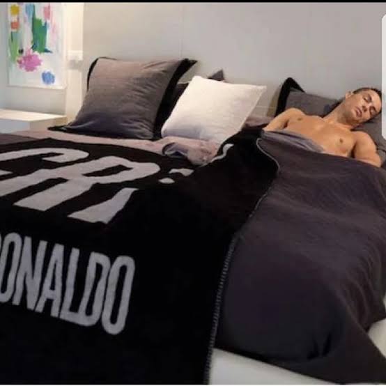 Goatnaldo 𓃵 tweet media