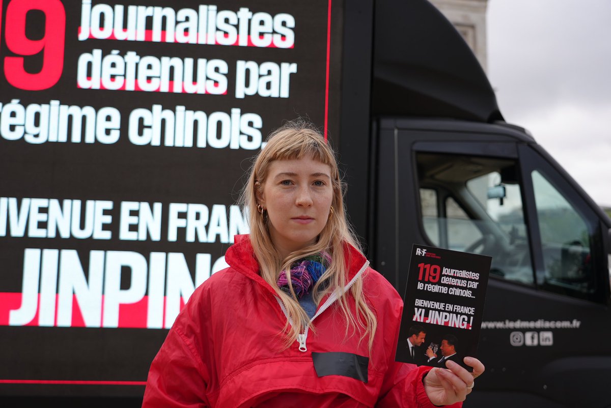 🔴 #China: RSF gathered in front of the Arc de Triomphe, one of the most famous monuments in Paris, this morning, to protest against the visit of the Chinese leader #XiJinping to France, one of the greatest predators of #pressfreedom in the world.