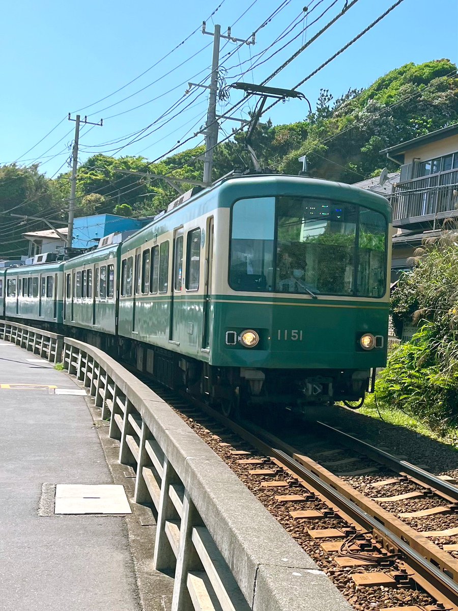 昨日は、鎌倉・江ノ島行ってきました✨どっちも行くの久しぶり🫢鶴岡八幡宮→鎌倉大仏→銭洗弁財天と回って、江ノ電乗って江ノ島方面へ🚃✨️