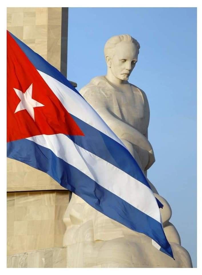 #FidelEnUnaFrase La Memoria de Martí, Se Honra Defendiendo sus Ideas, Al costo de cualquier Sacrificio #CubaViveEnSuHistoria #DeZurdaTeam_ 🤝🐲