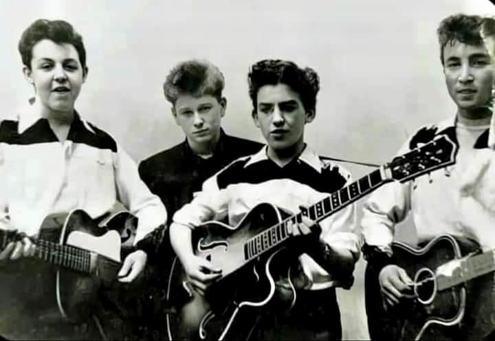 Paul McCartney, Arthur Kelley (George's friend), George Harrison and John Lennon in his last days of John's group The Quarry Men It's amazing to see how incredibly young Paul (baby-faced) and George (so small) look in this photo.