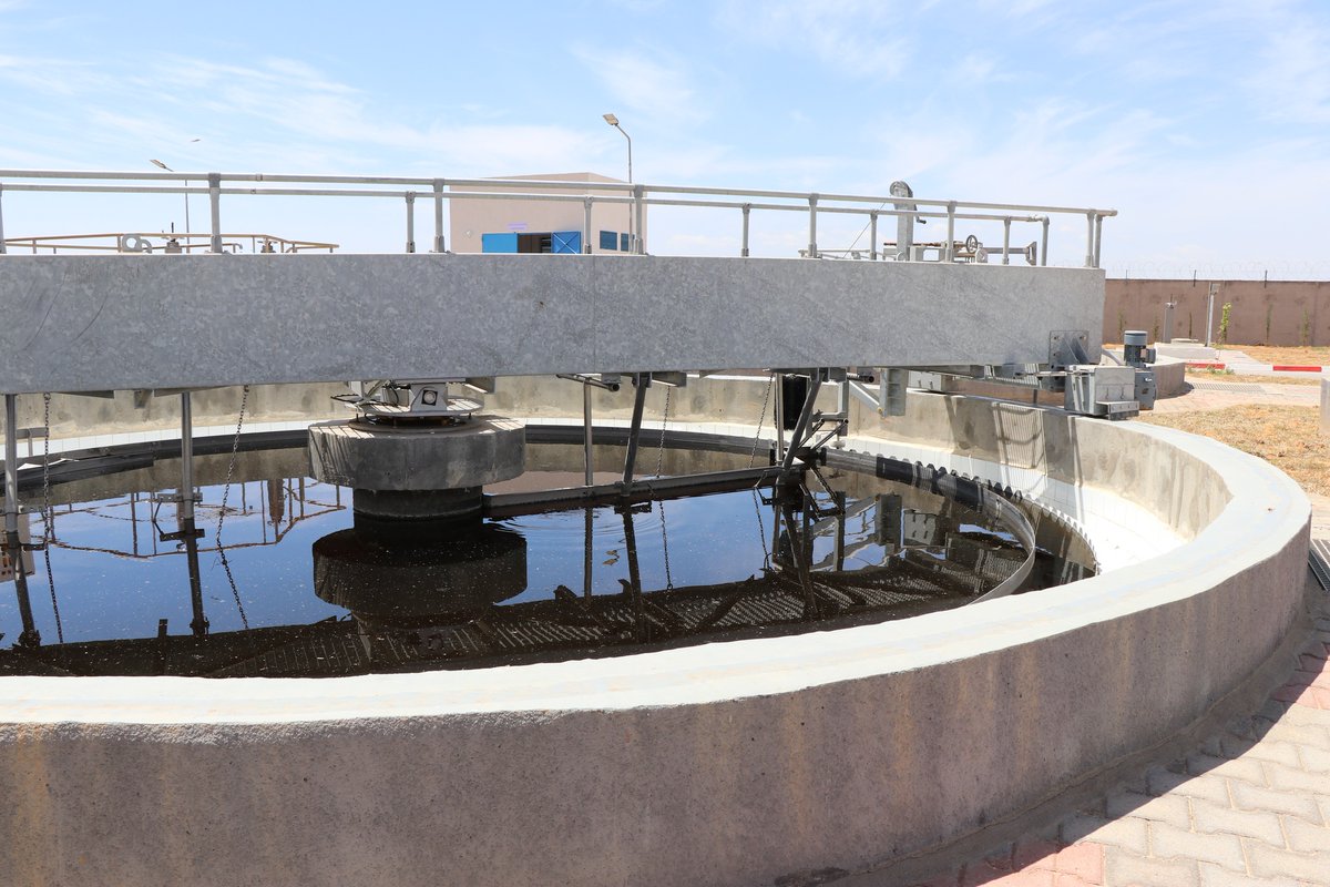 Inauguration de la station d'épuration des eaux usées de Kondar #Sousse par Mme Leila Chikhaoui, ministre 🇹🇳 de l'Environnement et @anngueguen en présence de M. Nabil Ferjani, Gouverneur de Sousse. Ce projet s'inscrit dans du Programme PNAQP5 financé par la 🇫🇷.