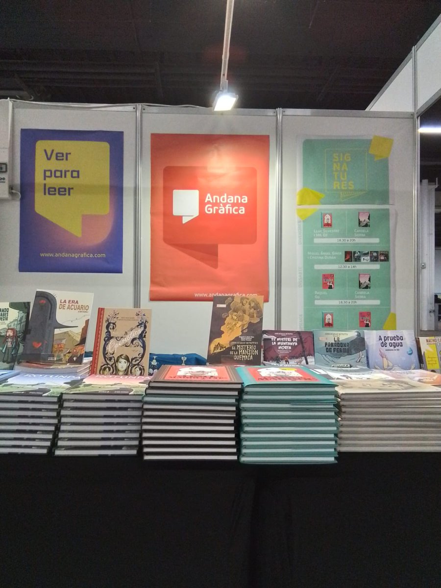 Fin de semana inolvidable en el salón del cómic de #Barcelona. Os dejamos un hilo con las firmas de nuestras autoras y nuestros autores y el trabajo de nuestras libreras de lujo. Muchas gracias a toda al gente que se acercó a nuestro stand y gracias @COMIC_bcn por acogernos [1/5]